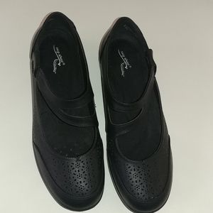 Women's Easy Street Comfort Wave Shoes